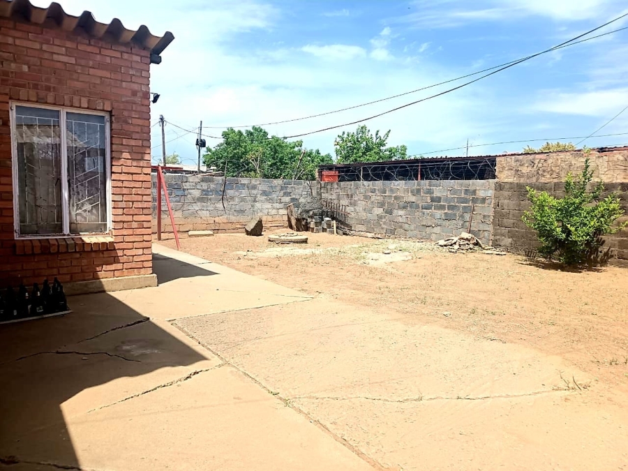 2 Bedroom Property for Sale in Roodepan Northern Cape